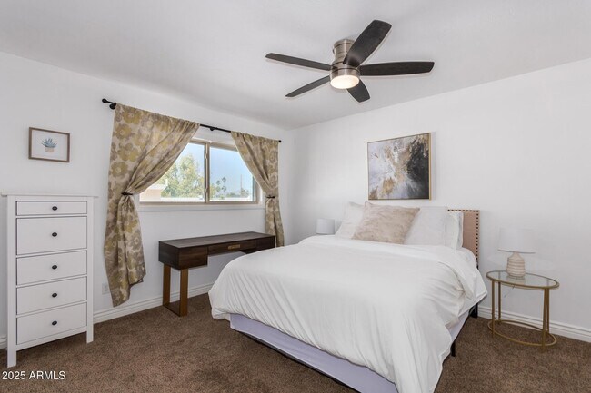 Building Photo - 8490 E Chaparral Rd