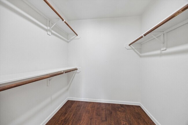 Building Photo - 6106 Settlers Lake Cir E
