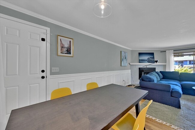 Building Photo - 7/1 Kent East Hill 4 bedroom rambler with ...