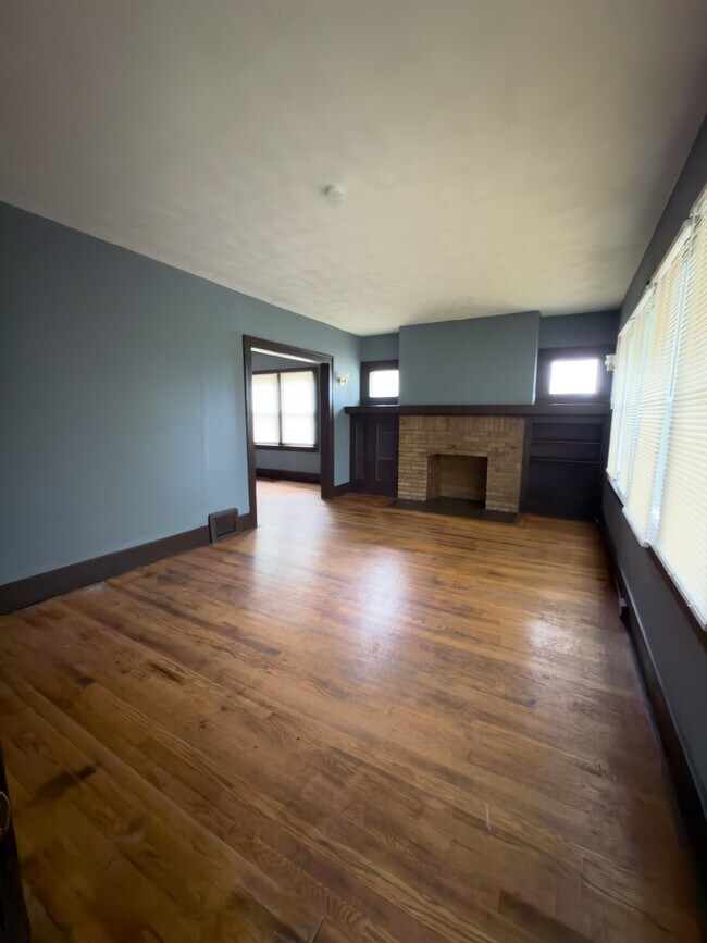 Building Photo - 2408 Monterey St