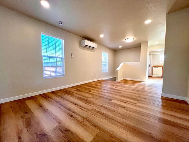 Building Photo - Non-Refundable & Security Deposit Total: $1590.00