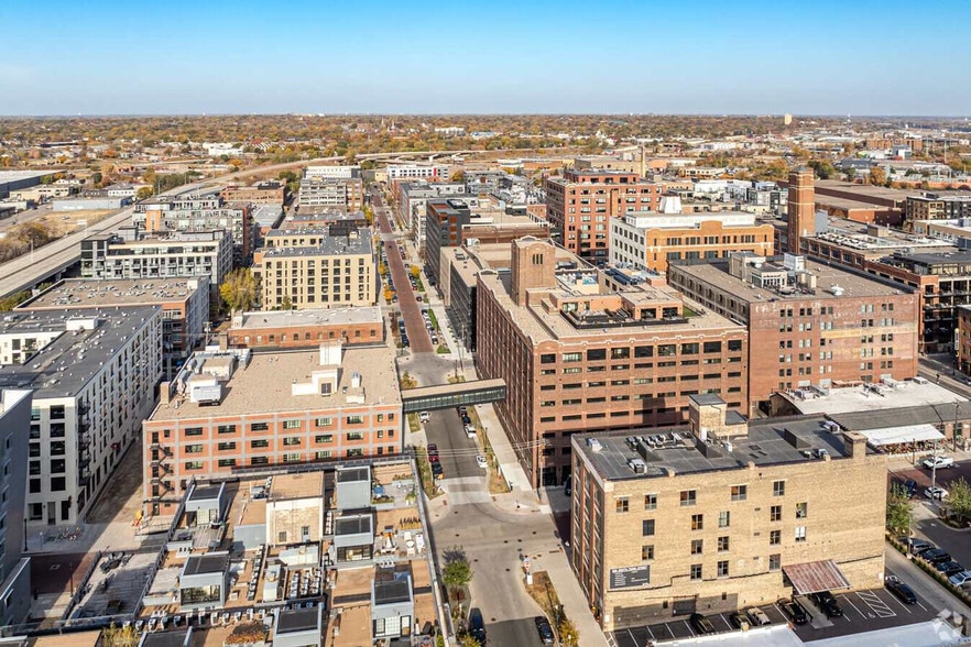 Building Photo - 608 N 3rd St