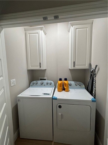 Building Photo - 2252 W Million Ln