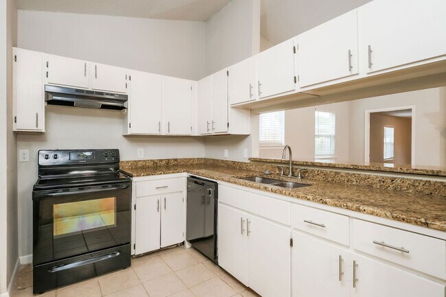 Building Photo - 2730 Bear Springs Dr