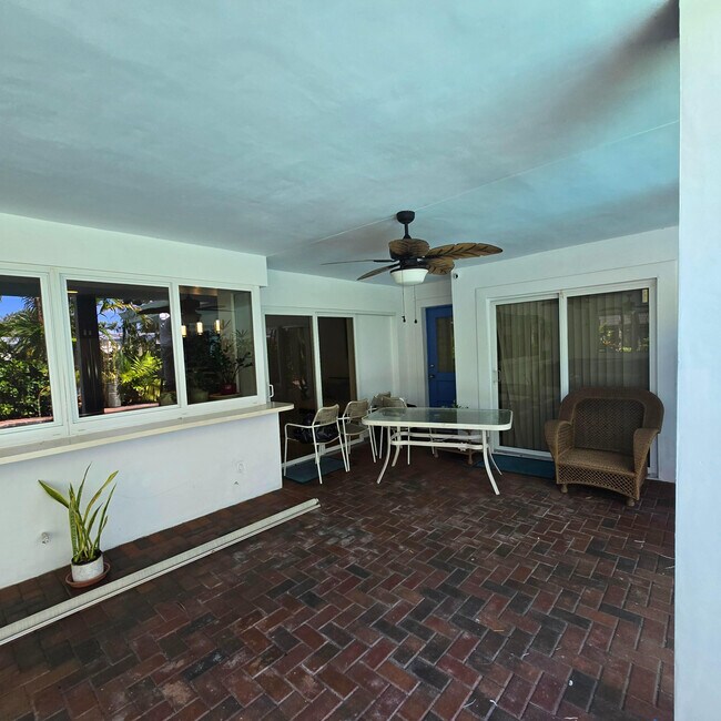 Building Photo - 2120 N 49th Ave
