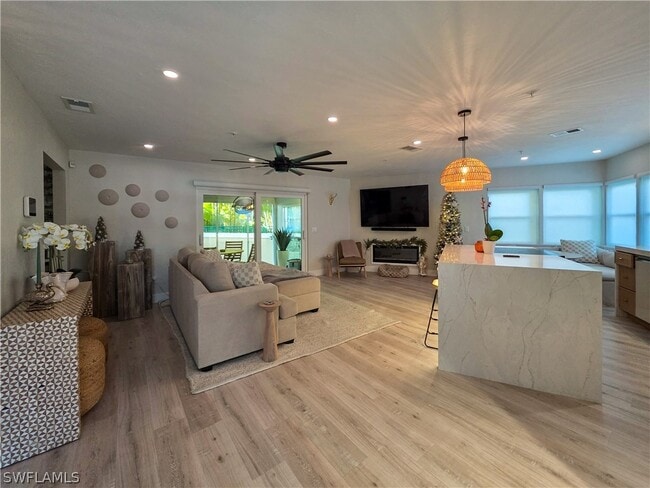 Building Photo - 1495 Blue Point Ave