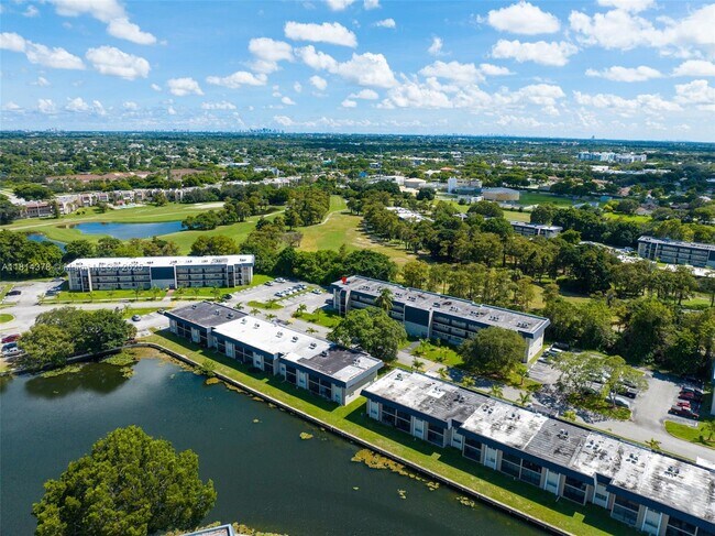Building Photo - 7900 S Colony Cir