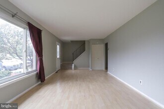 Building Photo - 1940 Arrowood Dr