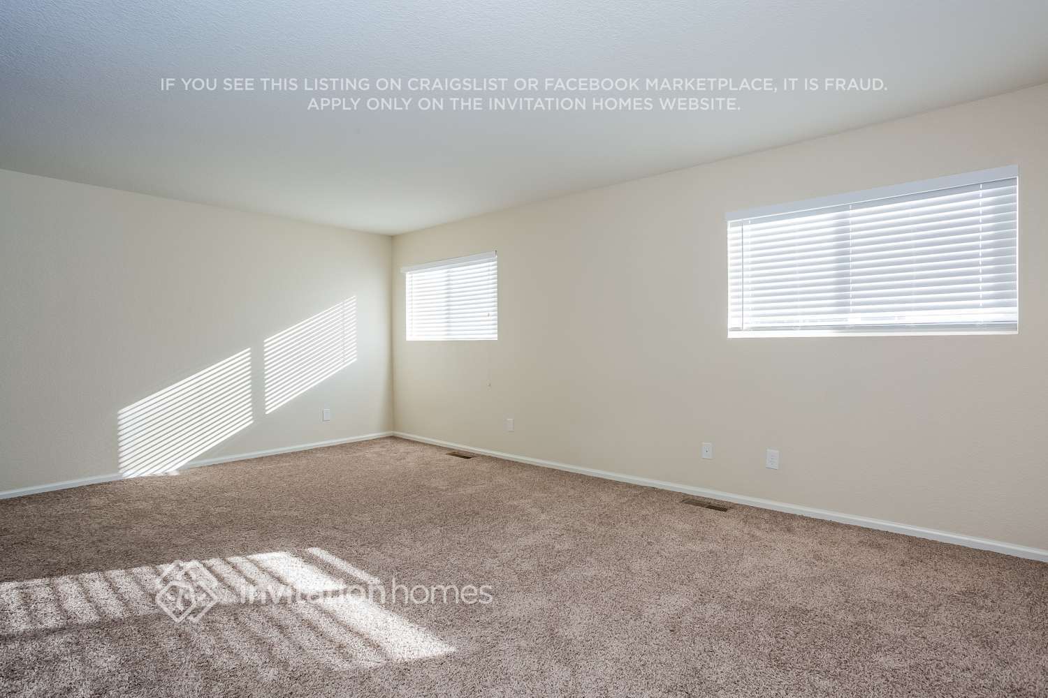 Building Photo - 729 Canyon Ln