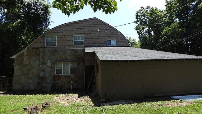 Building Photo - 3bed 2 full bath in North Kansas City, MO