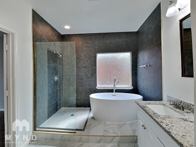 Building Photo - 541 Baverton Ln