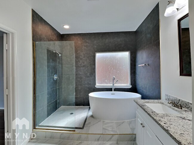 Building Photo - 541 Baverton Ln