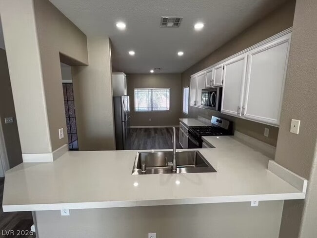 Building Photo - 8105 Guava Nectar Ave