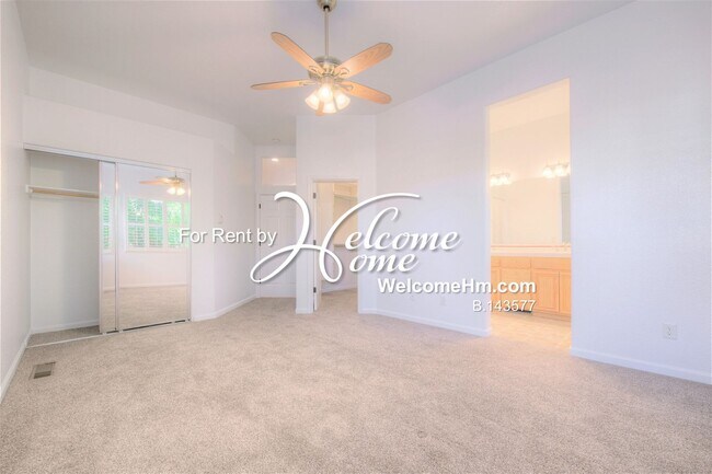 Building Photo - 3125 Roxbury Dr