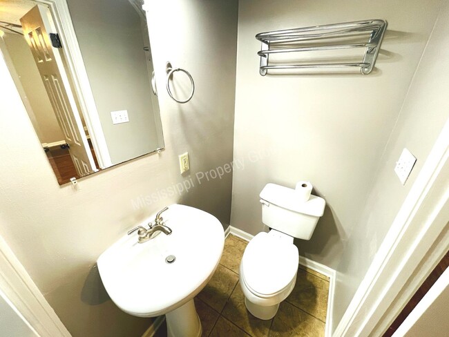 Building Photo - 4BR/2BA Home