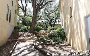 Building Photo - 8642 Fredericksburg Rd