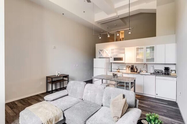 Primary Photo - 309 Vine St