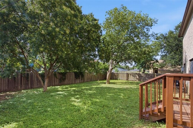 Building Photo - 7900 Rosenberry Dr