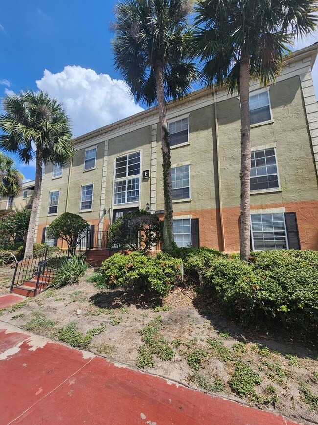 Building Photo - : 2 Bedroom 2 Bath Condo