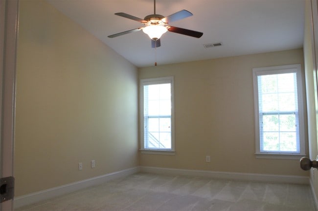 Building Photo - 5094 Wyngate Village Dr