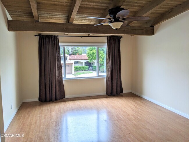 Building Photo - 972 Woodlawn Dr
