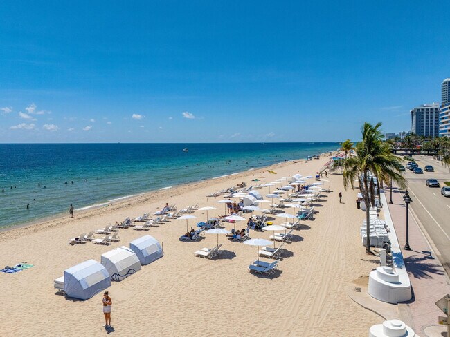 Building Photo - 514 N Birch Rd