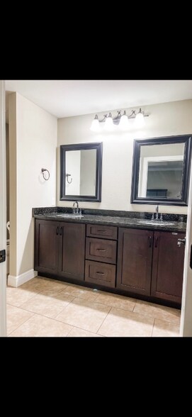 Building Photo - 2410 Salamanca St