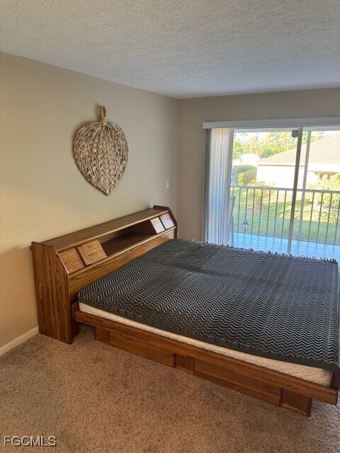 Building Photo - 4420 Santa Barbara Blvd