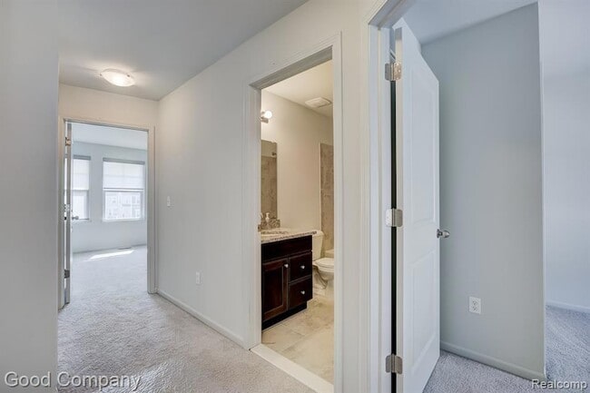 Building Photo - 2500 Normandy Rd