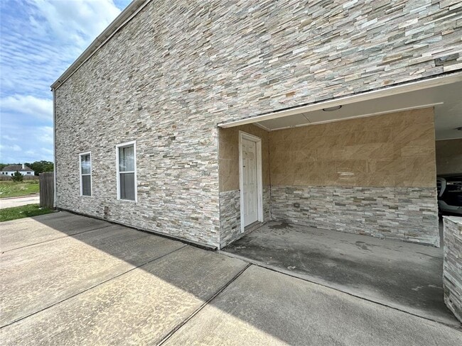 Building Photo - 3415 Twp Grove Ln