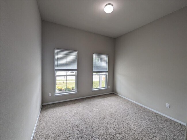 Building Photo - 212 Rollingwood Dr