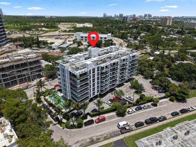 Building Photo - 13800 Highland Dr