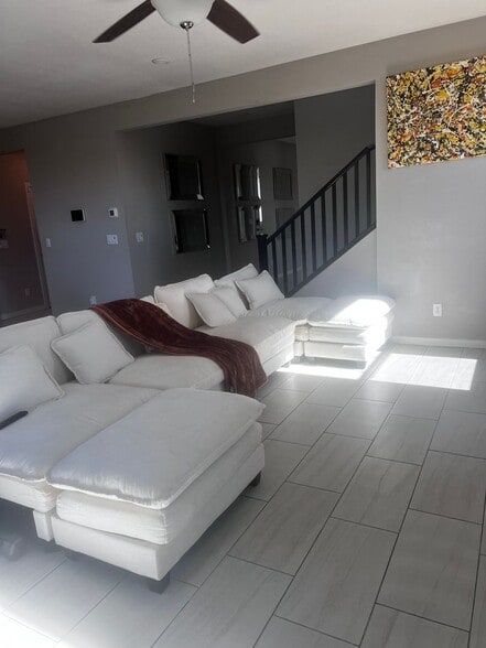 Building Photo - 6913 Boulder View St