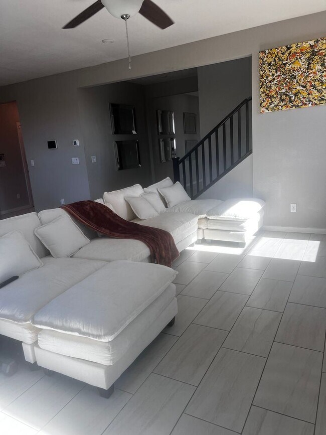 Building Photo - Spacious 3BR House in North Las Vegas