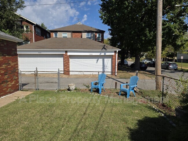 Building Photo - 5001-5003 Miami Street - 1E
