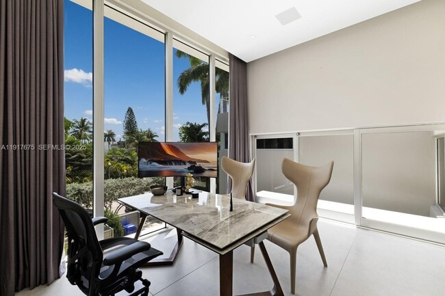 Building Photo - 1379 N Venetian Way