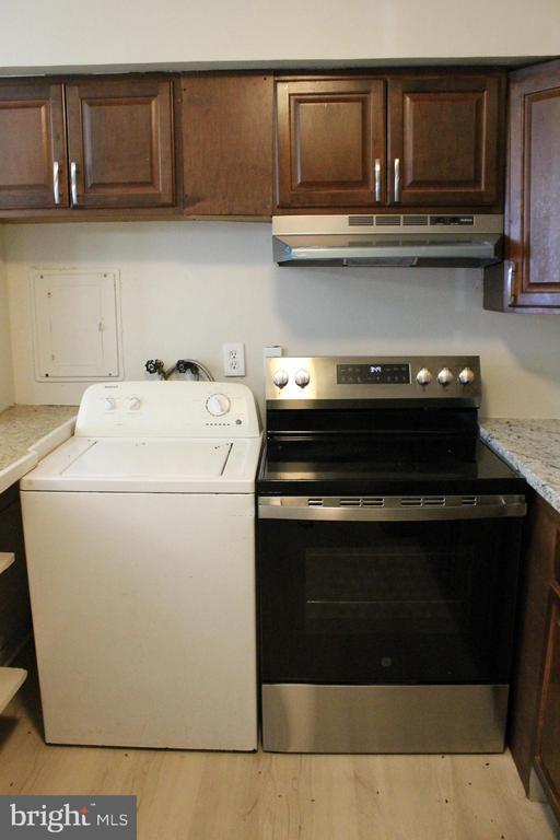 Building Photo - 9233 Byrd Dr