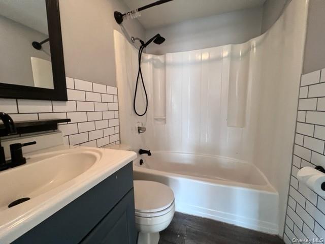 Building Photo - 9-13 Main St