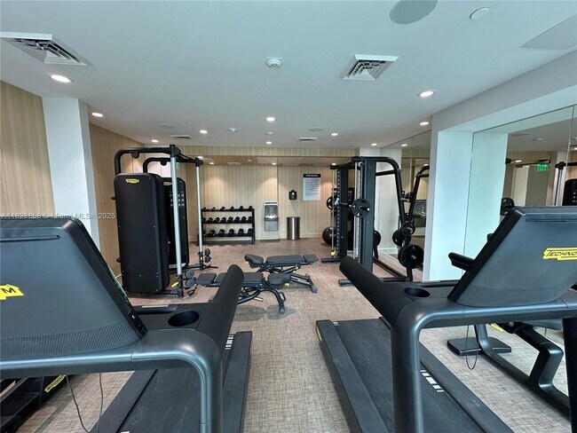 Building Photo - 17550 Collins Ave