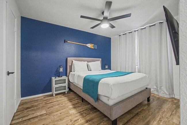 Building Photo - 913 Sandhurst Dr