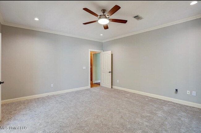 Building Photo - 132 Pine Ridge Cir