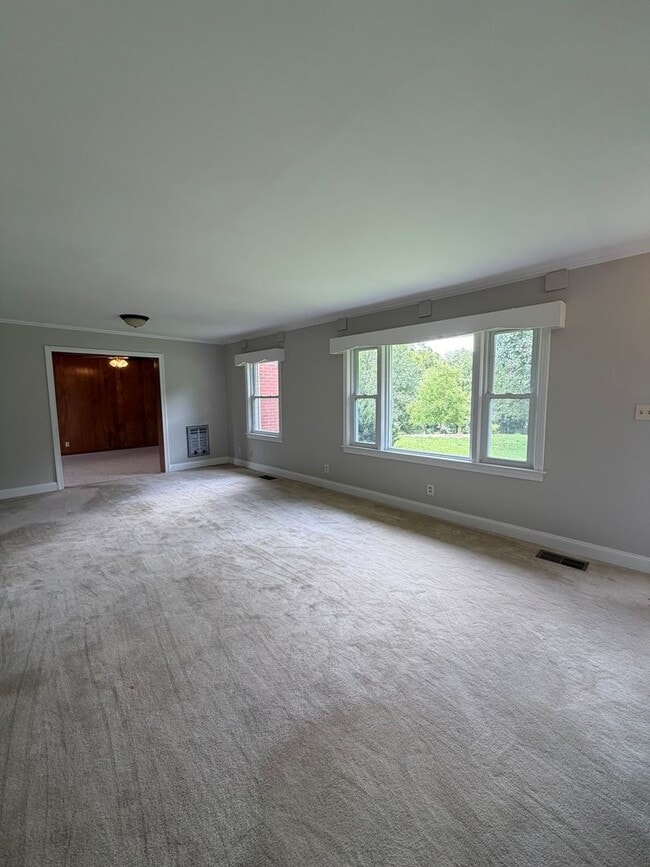 Building Photo - Country Rental on Approximately 1.9 Acres With 4 Bedrooms!