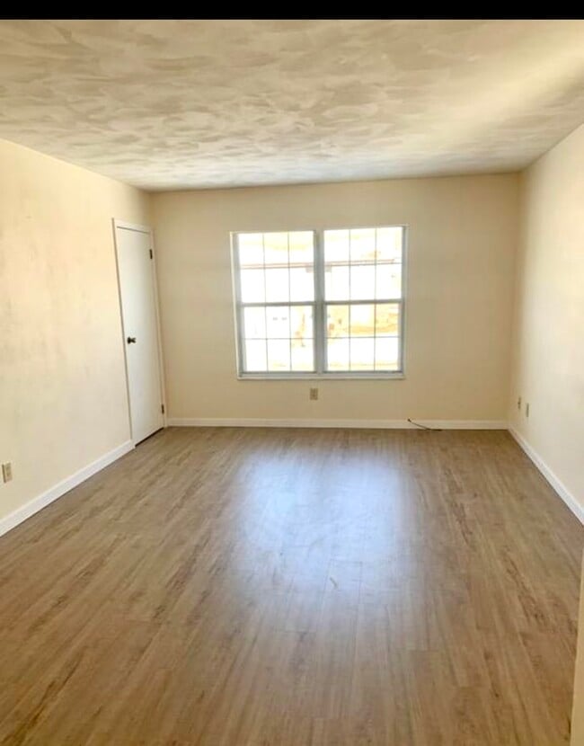 Building Photo - 5417 Collier Ln