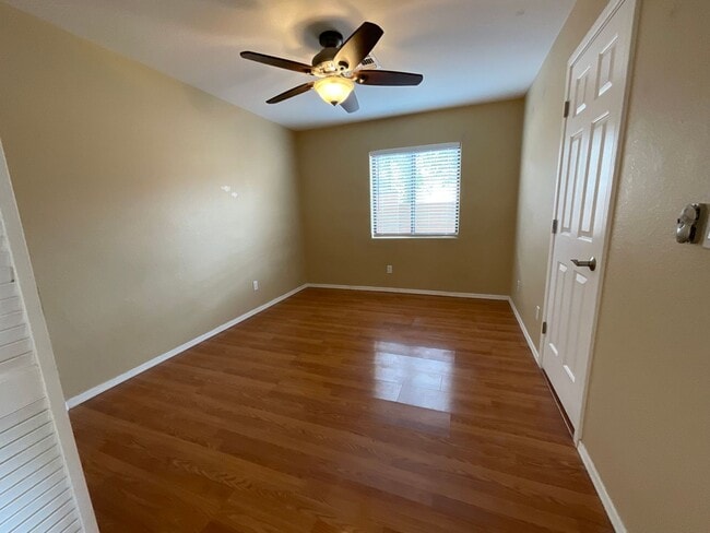 Building Photo - Foothills Location - 3 Bedroom 2 bath on cul-de-sac with Sparkling pool