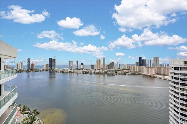 Building Photo - 4000 Island Blvd