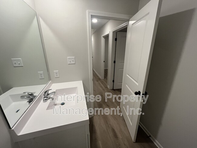 Building Photo - 3020 Benjestown Rd