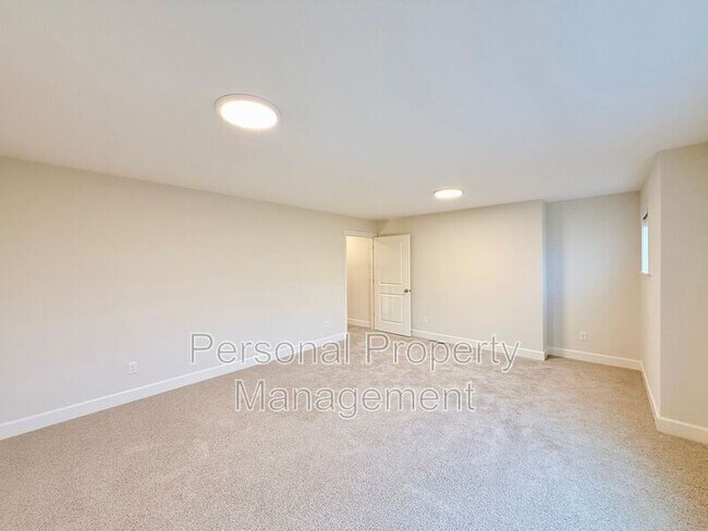 Building Photo - 8105 NE 167th Ave