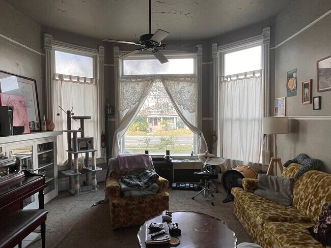 large bay windows in front room - 2455 S 500 E