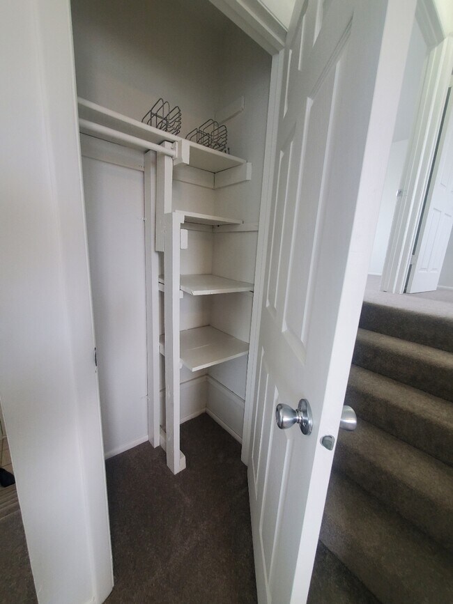 Building Photo - 4735 Wedgecliffe Dr