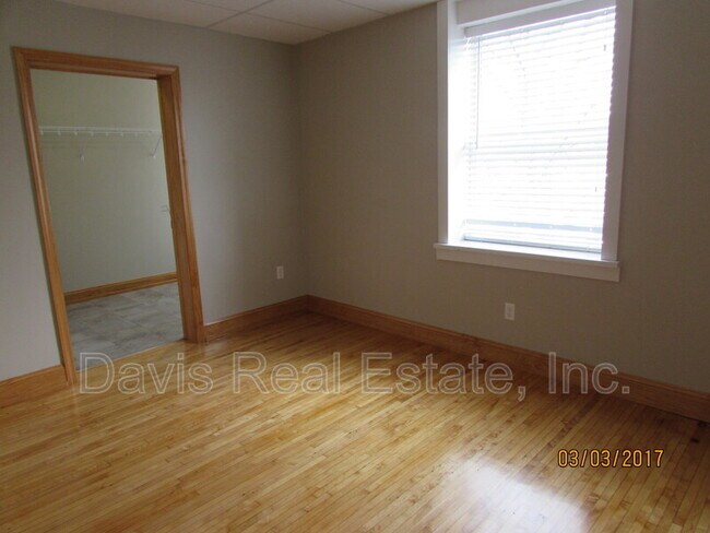 Building Photo - 110 E Bald Eagle St